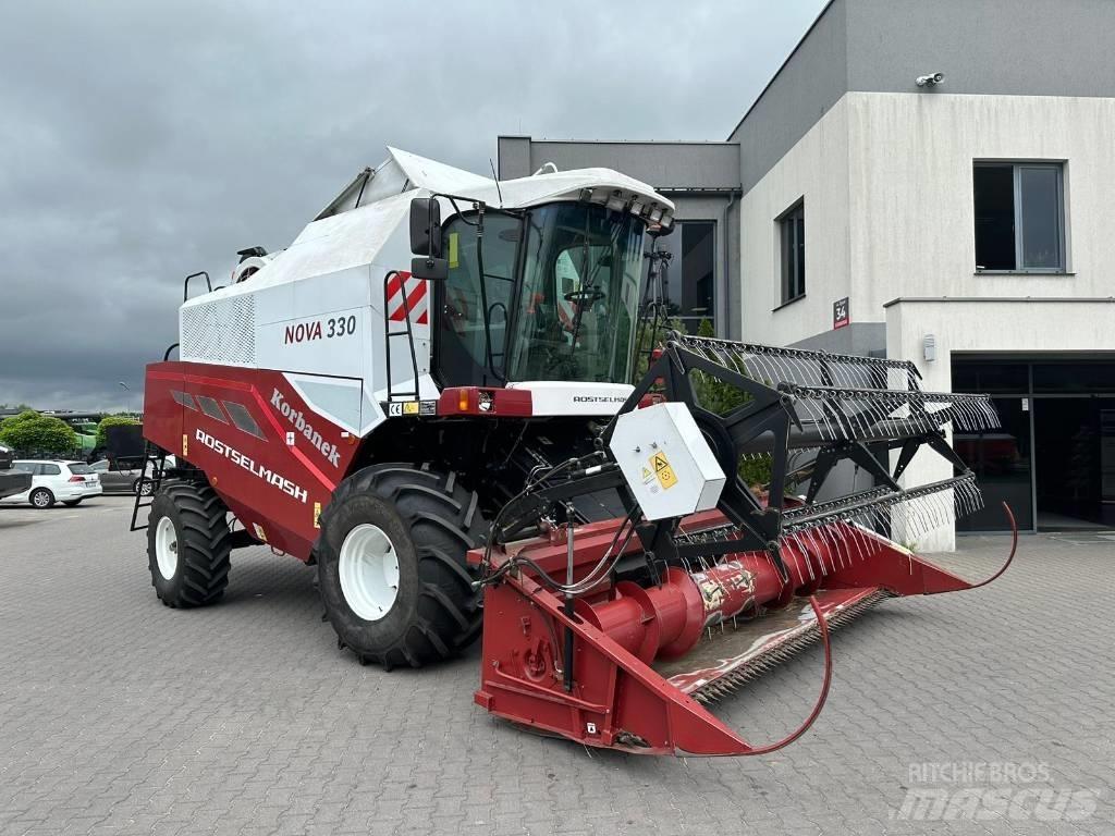 Rostselmash Nova330 Kombajny zbożowe