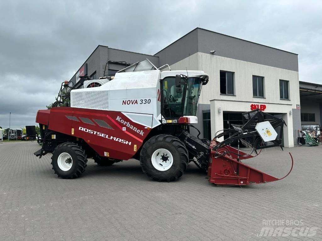 Rostselmash Nova330 Kombajny zbożowe