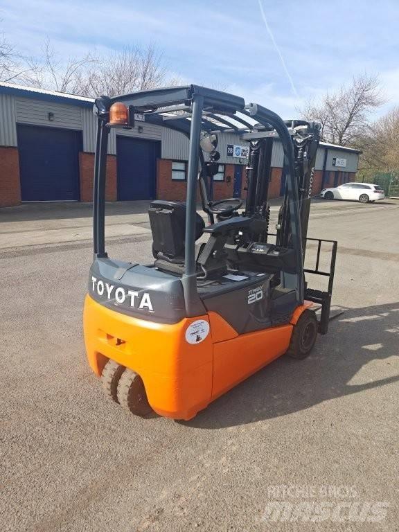 Toyota 8 FBET 20 Wózki elektryczne