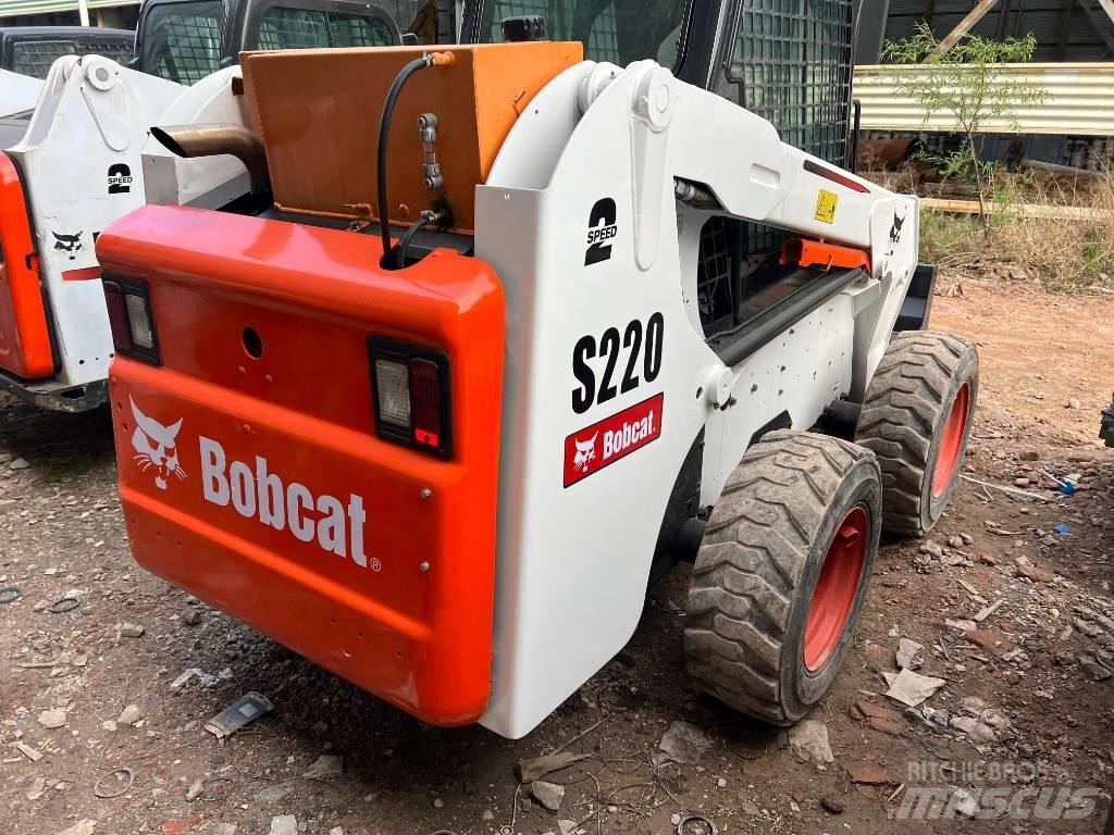 Bobcat S220 Ładowarki burtowe