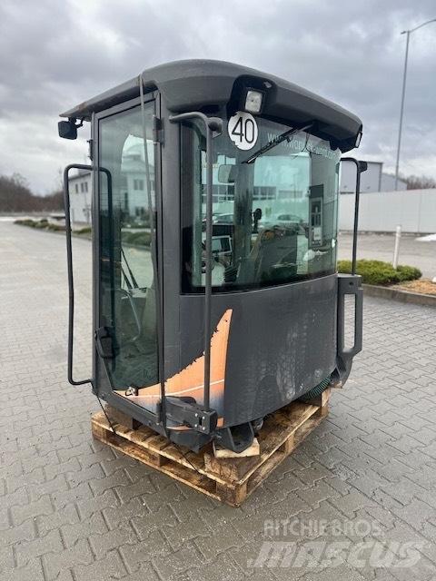 CASE 721 F USED CAB Kabiny i wnętrze