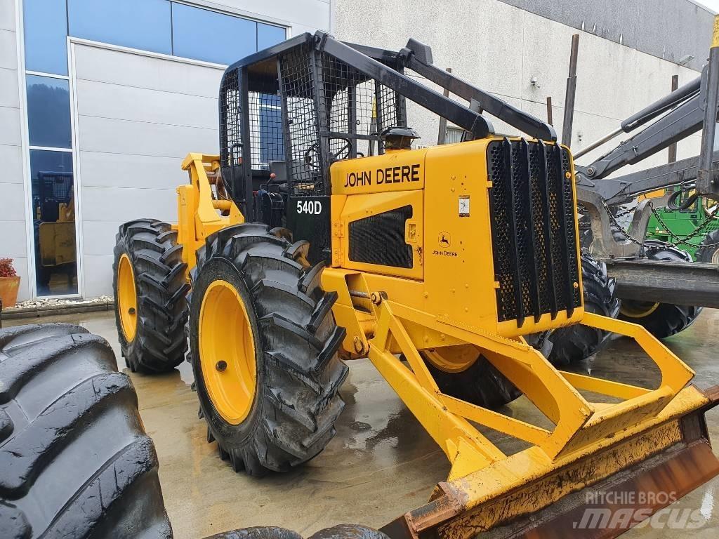 John Deere 540 D Skidery