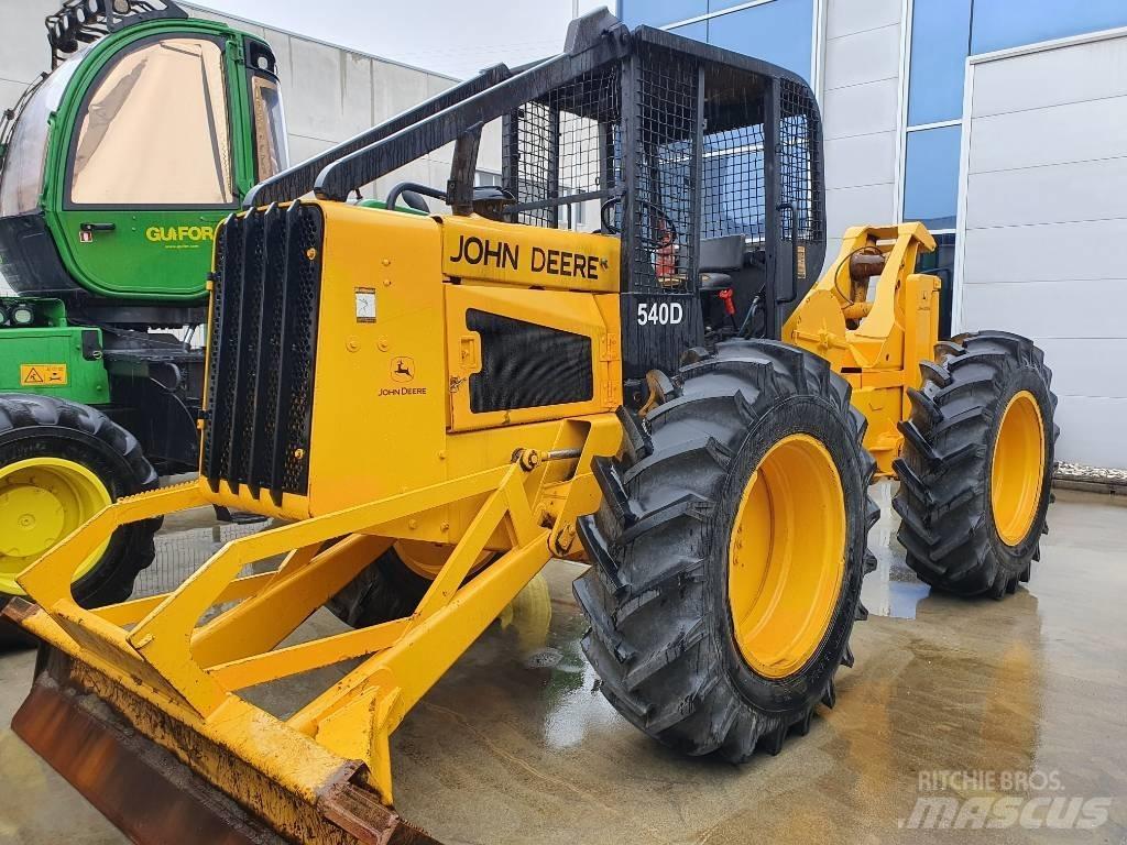 John Deere 540 D Skidery