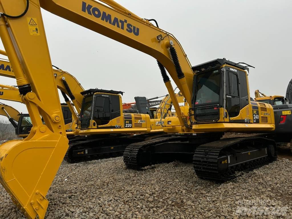 Komatsu 240-8 Koparki gąsienicowe