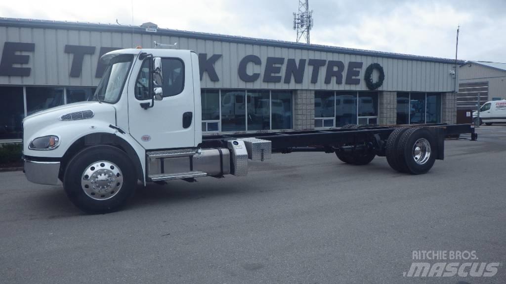 Freightliner M2 106 Pojazdy pod zabudowę