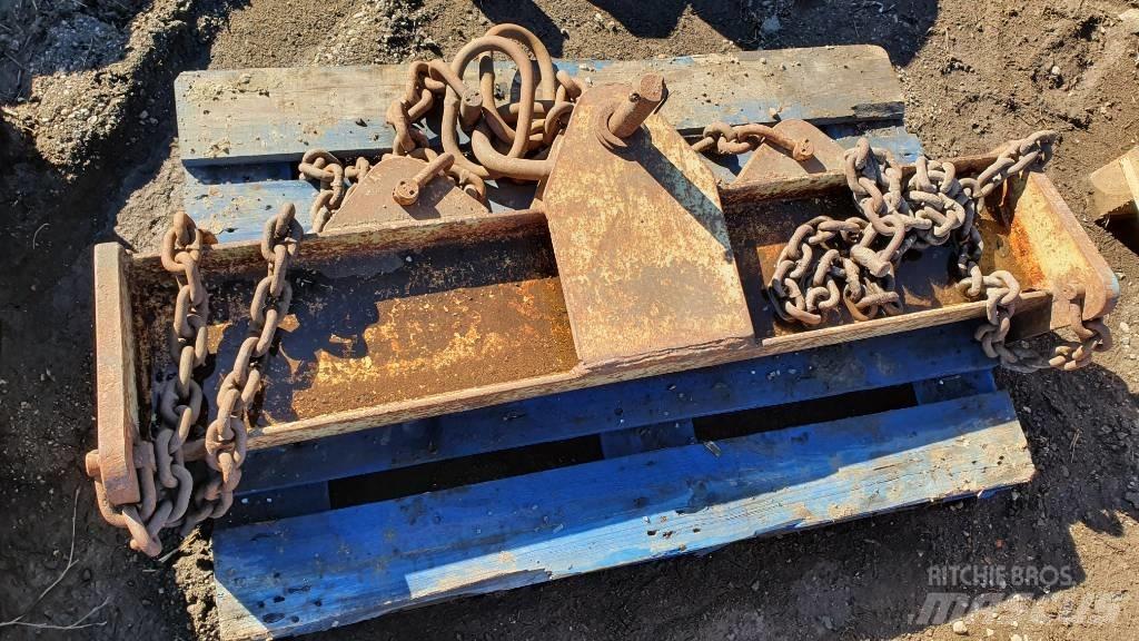  LIFTING  BRACKET Hydraulika