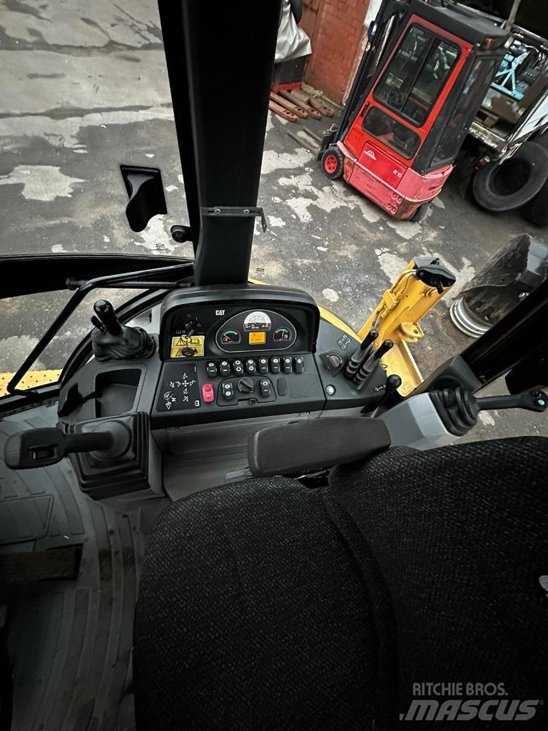 CAT 444F Koparko-ładowarki