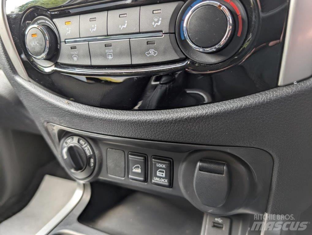 Nissan Navara Pick-upy / Pojazdy z otwieranymi burtami