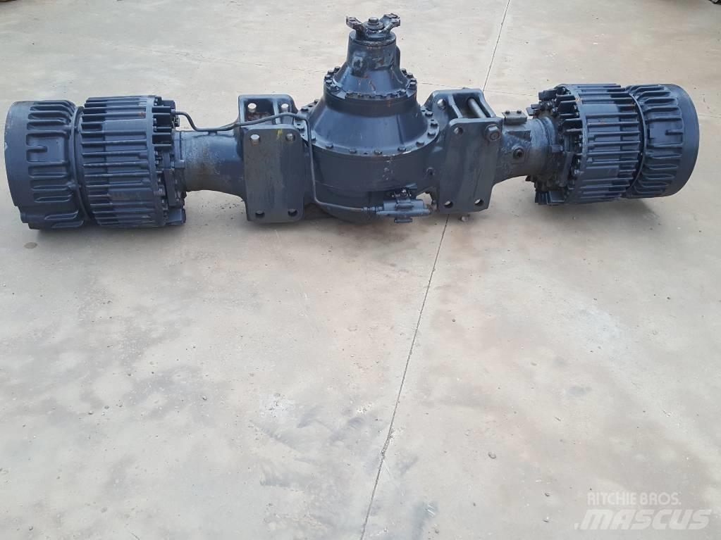 Komatsu WA500-6 Mosty, wały i osie