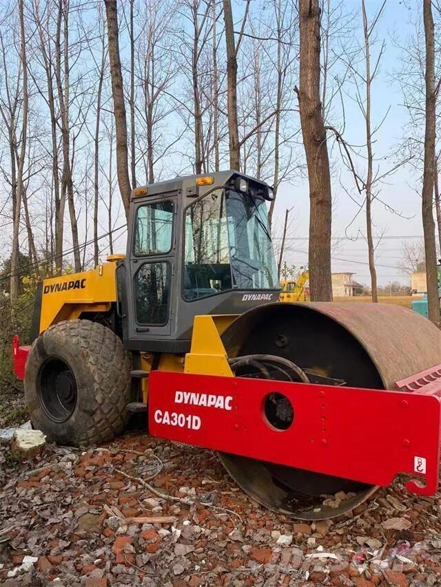 Dynapac CA301 Walce jednobębnowe