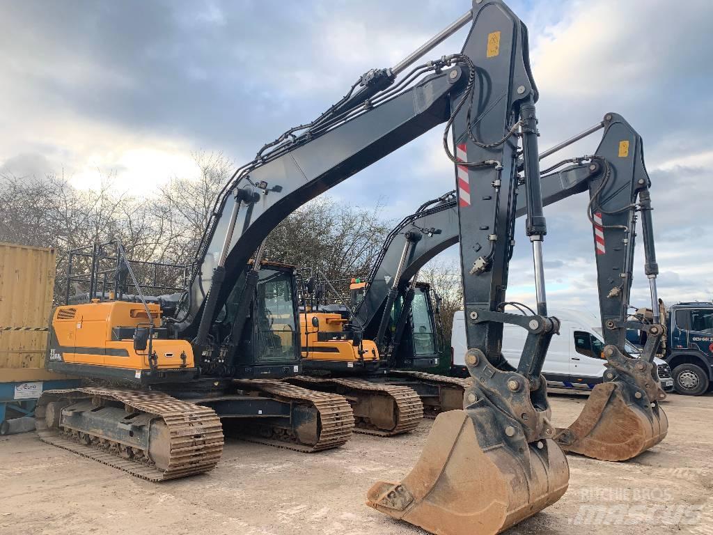 Hyundai HX220A L Koparki gąsienicowe