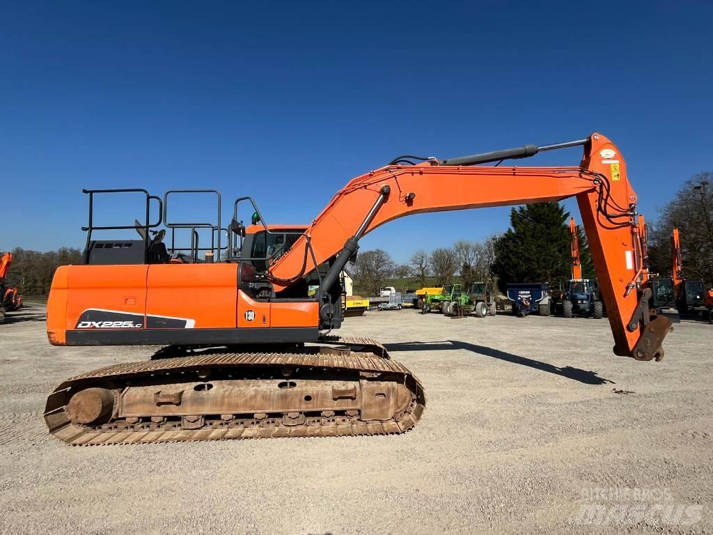 Doosan DX 225 Koparki gąsienicowe