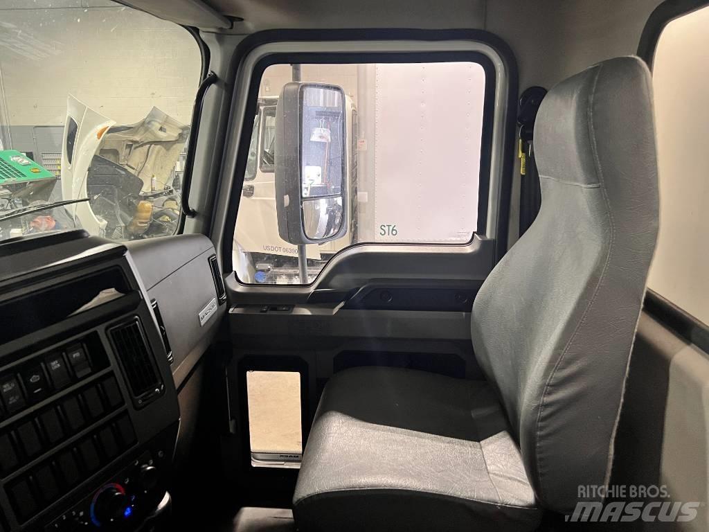 Mack MD 6 Samochody ciężarowe ze skrzynią zamkniętą