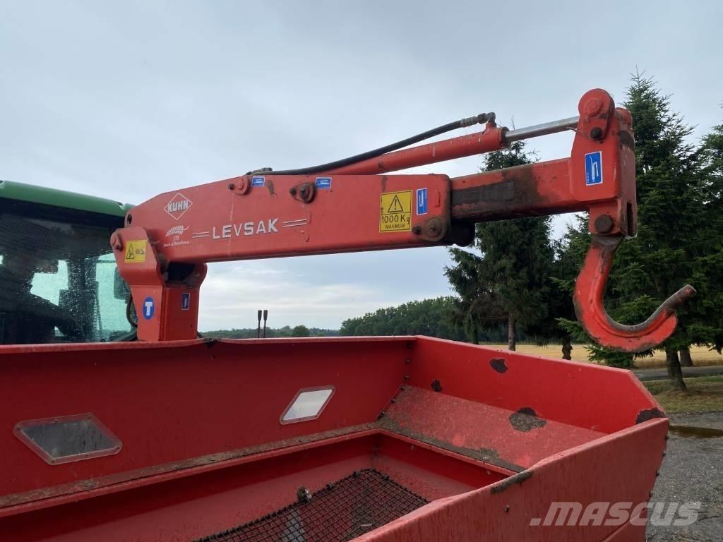 Kuhn M863 Rozrzutnik nawozów mineralnych