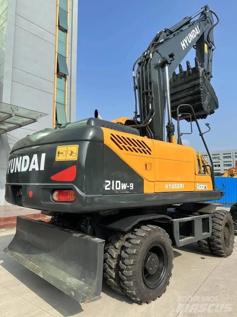 Hyundai R210W-9 Koparki kołowe