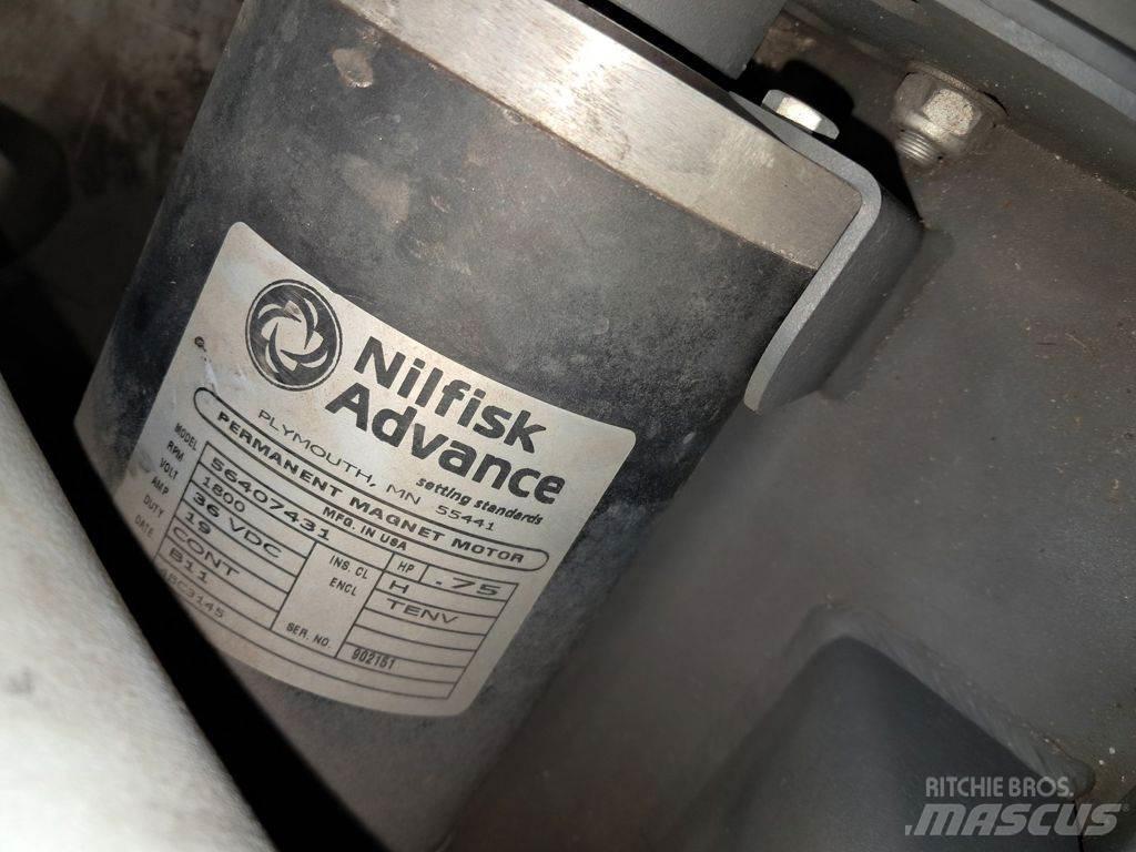 Nilfisk BR1050CS Zamiatarki wewnętrzne