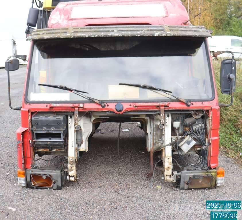 Scania P 82 M Kabiny i wnętrze