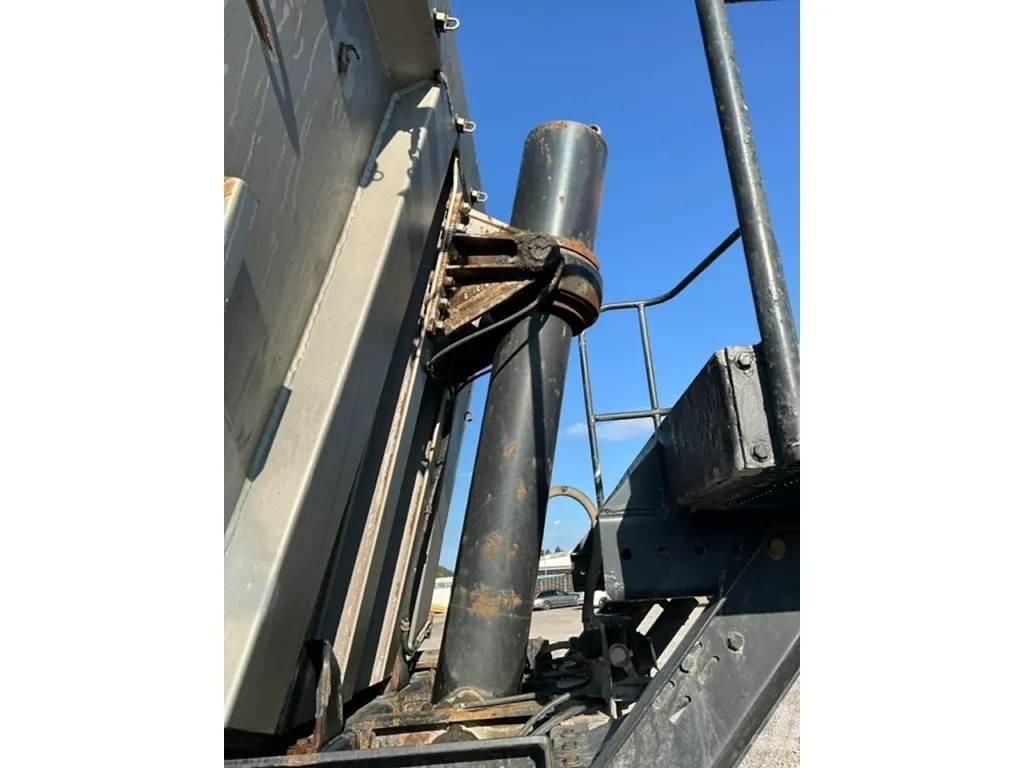 Schwarzmüller HKS 2 Przyczepy wywrotki