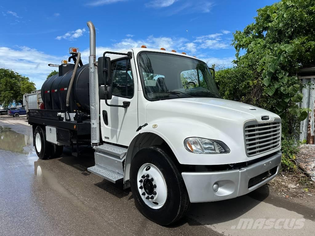 Freightliner M2 Kombi / koparki ssące