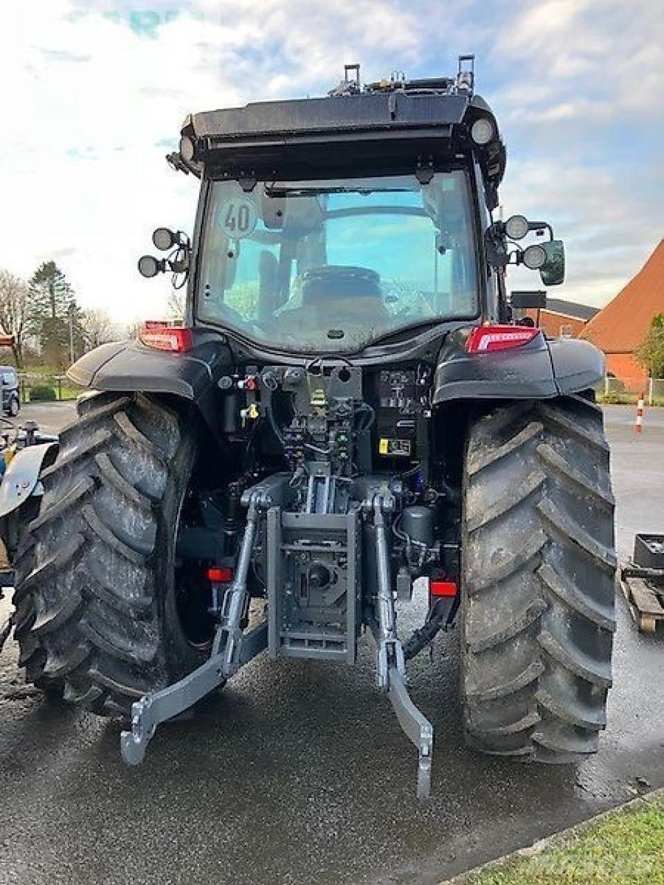 Valtra g135a Ciągniki rolnicze