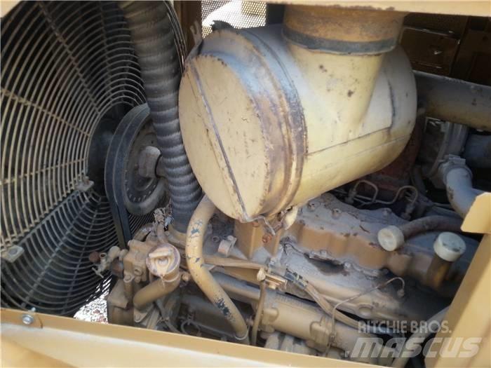CAT D 6 R Spycharki gąsienicowe
