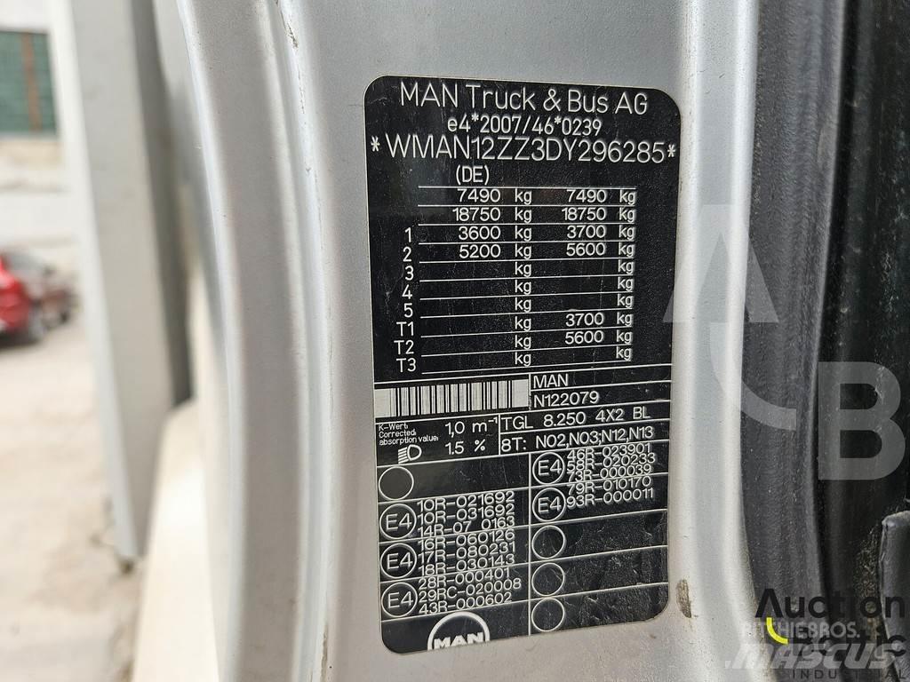 MAN TGL8.250 Ciężarówki firanki