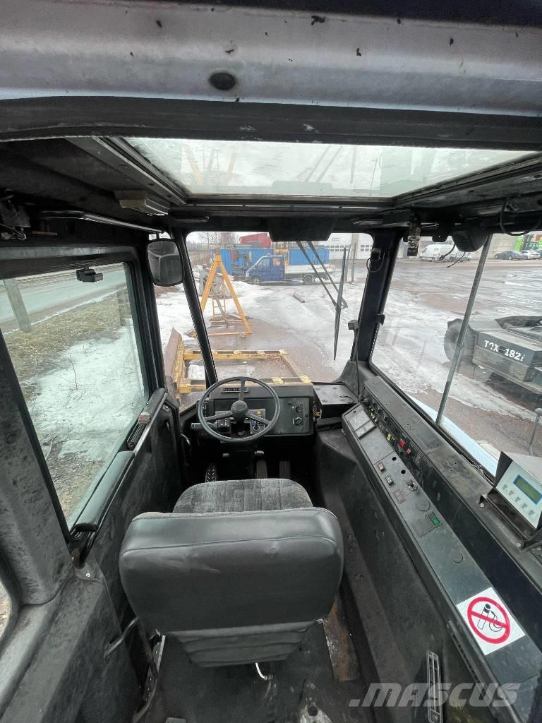 Sisu TRX181 Ciągniki terminalowe
