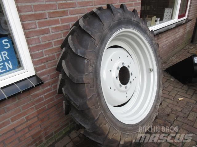 Michelin 13.6/38 Opony, koła i felgi