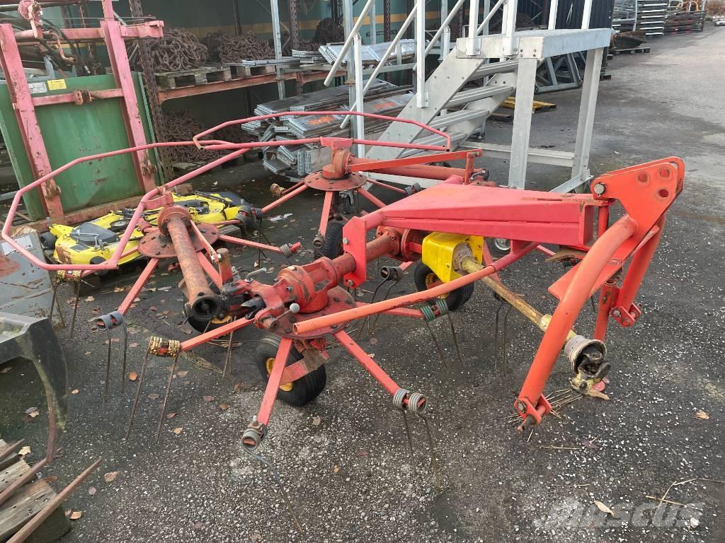 Taarup Vändare Zgrabiarki i przetrząsacze