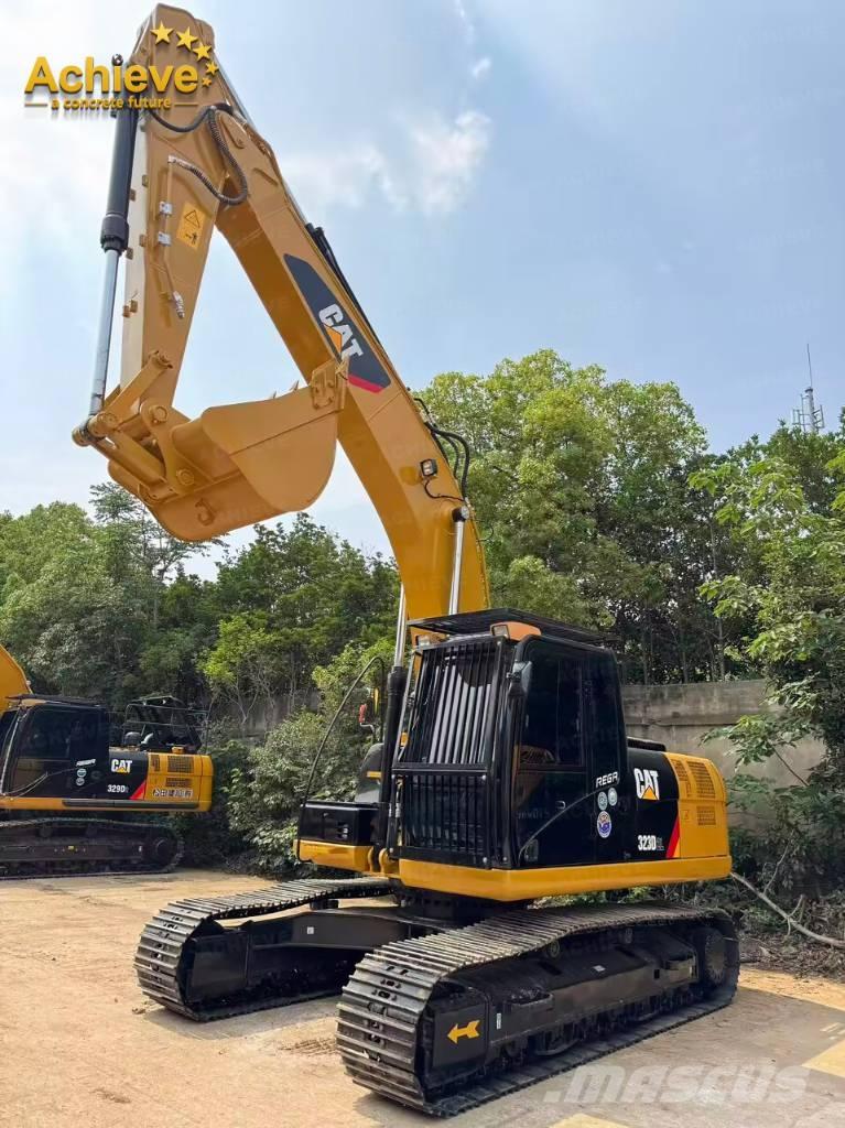 CAT 323D2L Koparki gąsienicowe