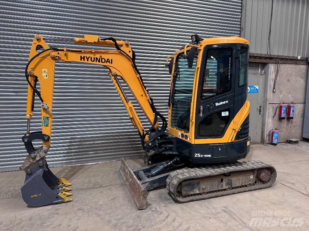 Hyundai R25Z-9 AK Minikoparki