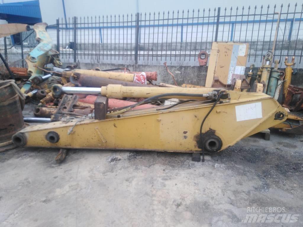 CAT M 318 Ramy i zawieszenie