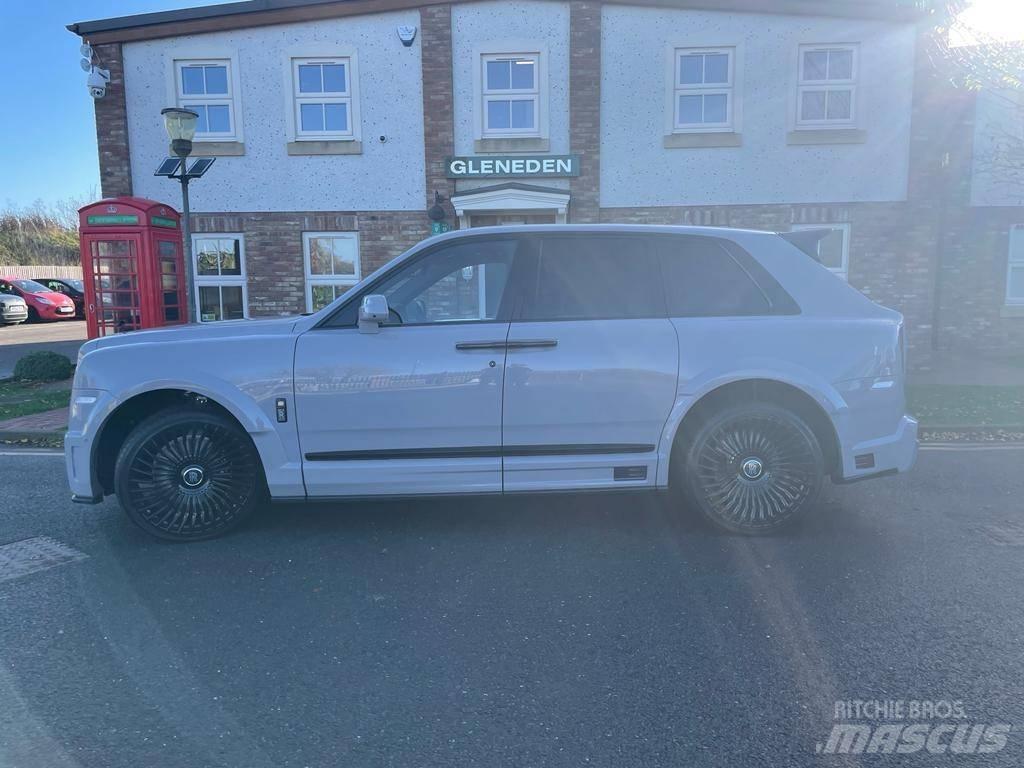 Rolls Royce Cullinan Samochody osobowe
