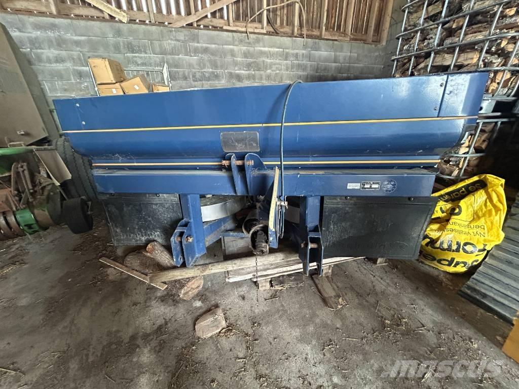 Bogballe M2 Base Rozrzutnik nawozów mineralnych