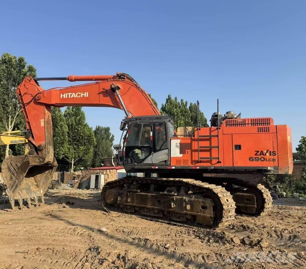 Hitachi ZX690LCH-5A Koparki gąsienicowe