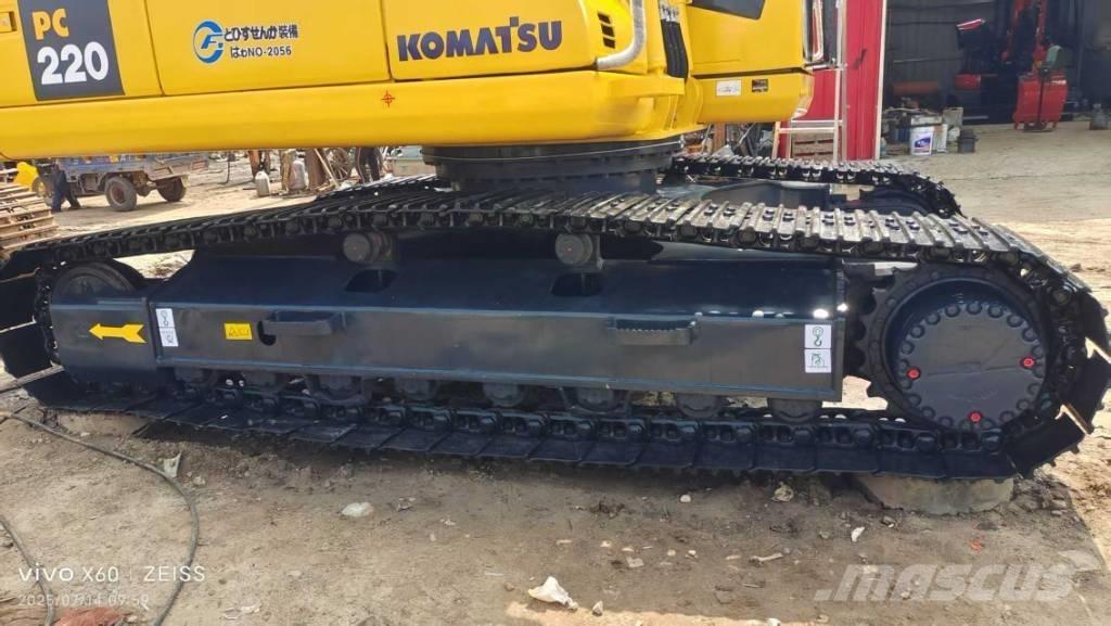 Komatsu 220 Koparki gąsienicowe