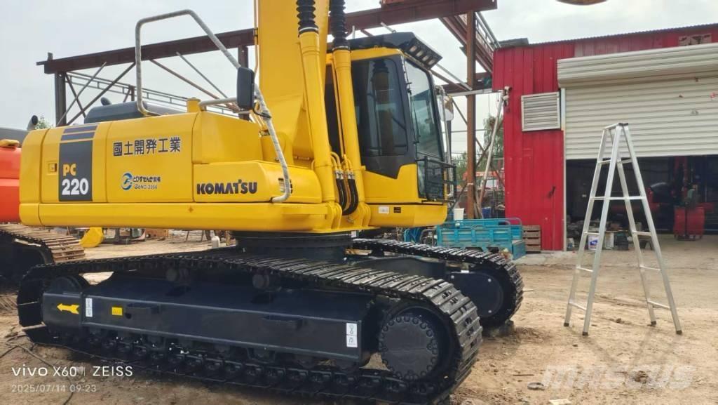 Komatsu 220 Koparki gąsienicowe