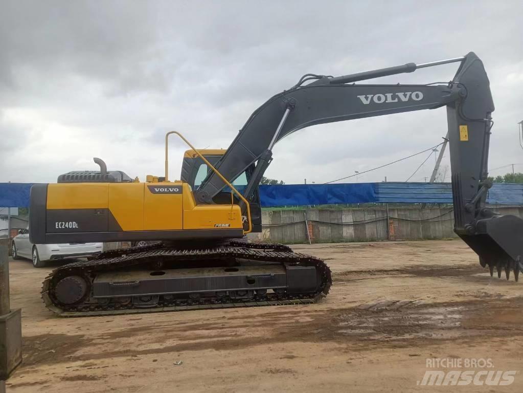 Volvo EC 240 DL Koparki gąsienicowe