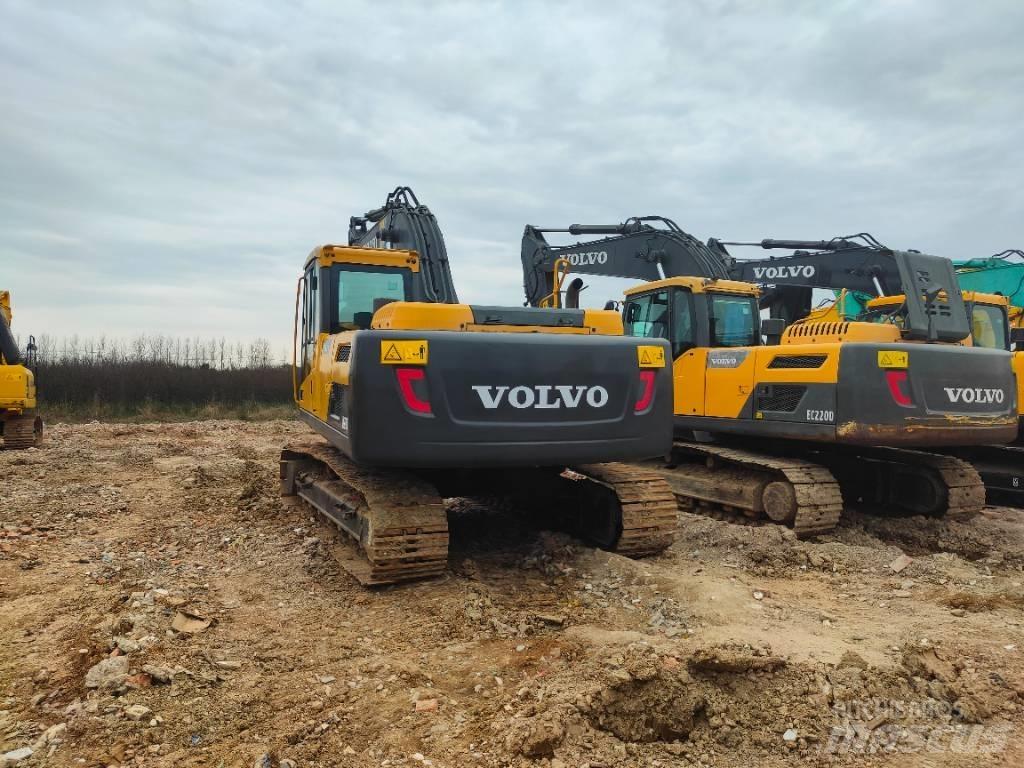 Volvo EC220D Koparki gąsienicowe