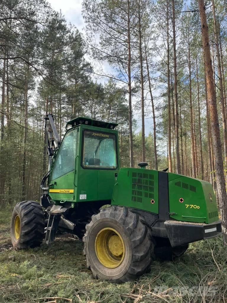 John Deere 770 D Harwestery