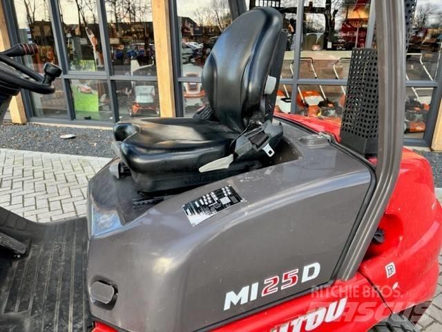 Manitou MI25D Wózki Diesla