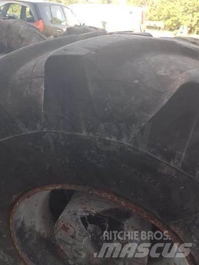Michelin 18R19.5XF Opony, koła i felgi