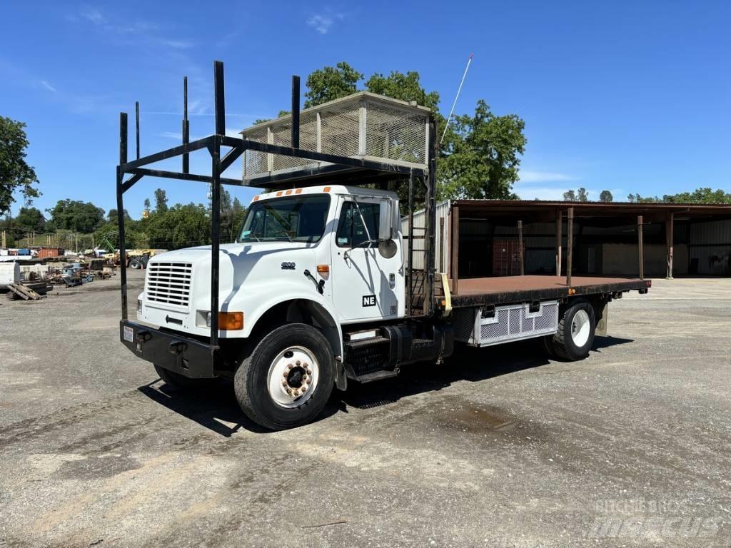 International 4900 Ciężarówki typu Platforma / Skrzynia