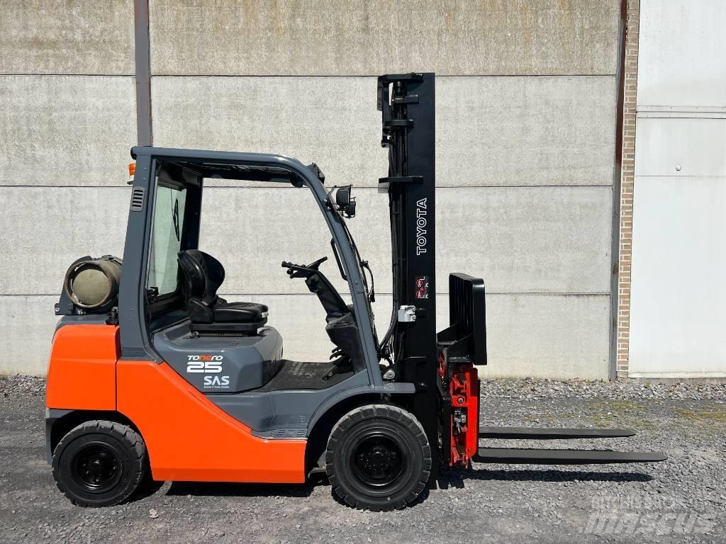Toyota 02-8FGF25 Wózki LPG