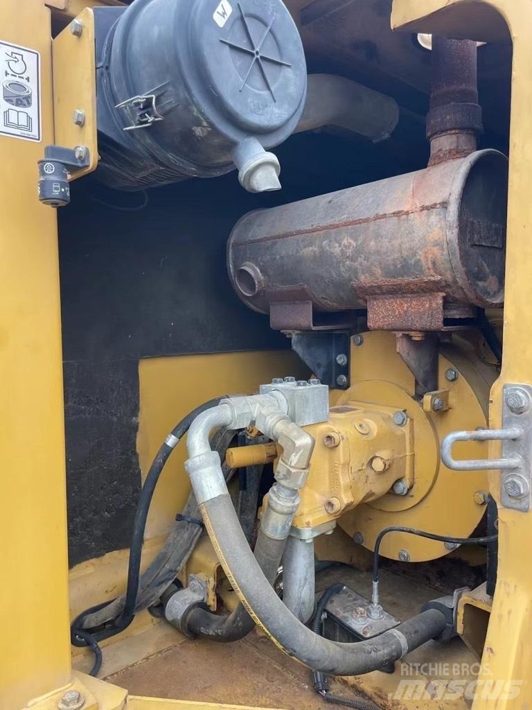 CAT 307 D Koparki gąsienicowe