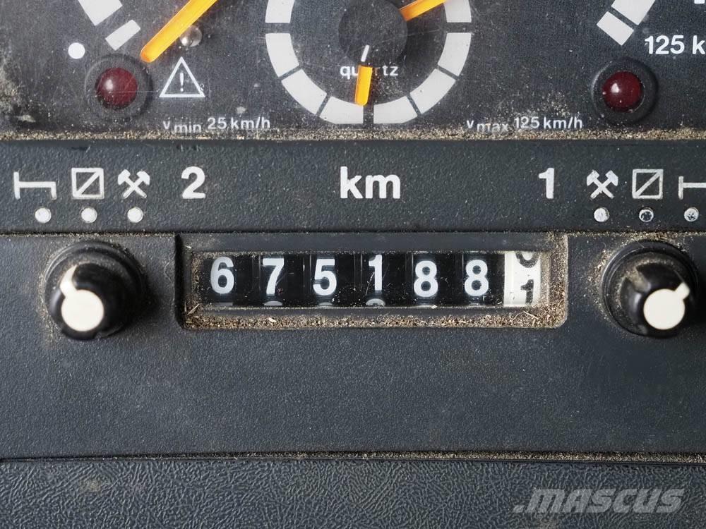 Scania 94 D 260 Ciężarówki typu Platforma / Skrzynia