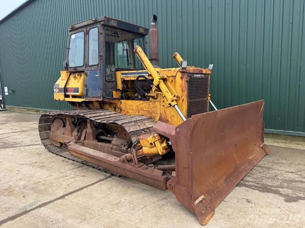 Komatsu D63E-1 Spycharki gąsienicowe