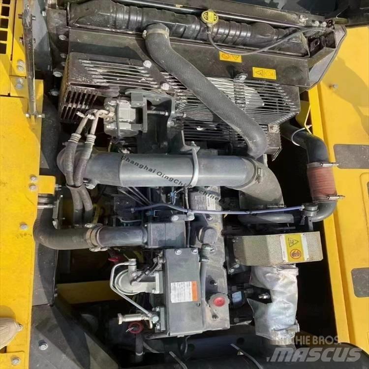 Komatsu 350 Koparki gąsienicowe