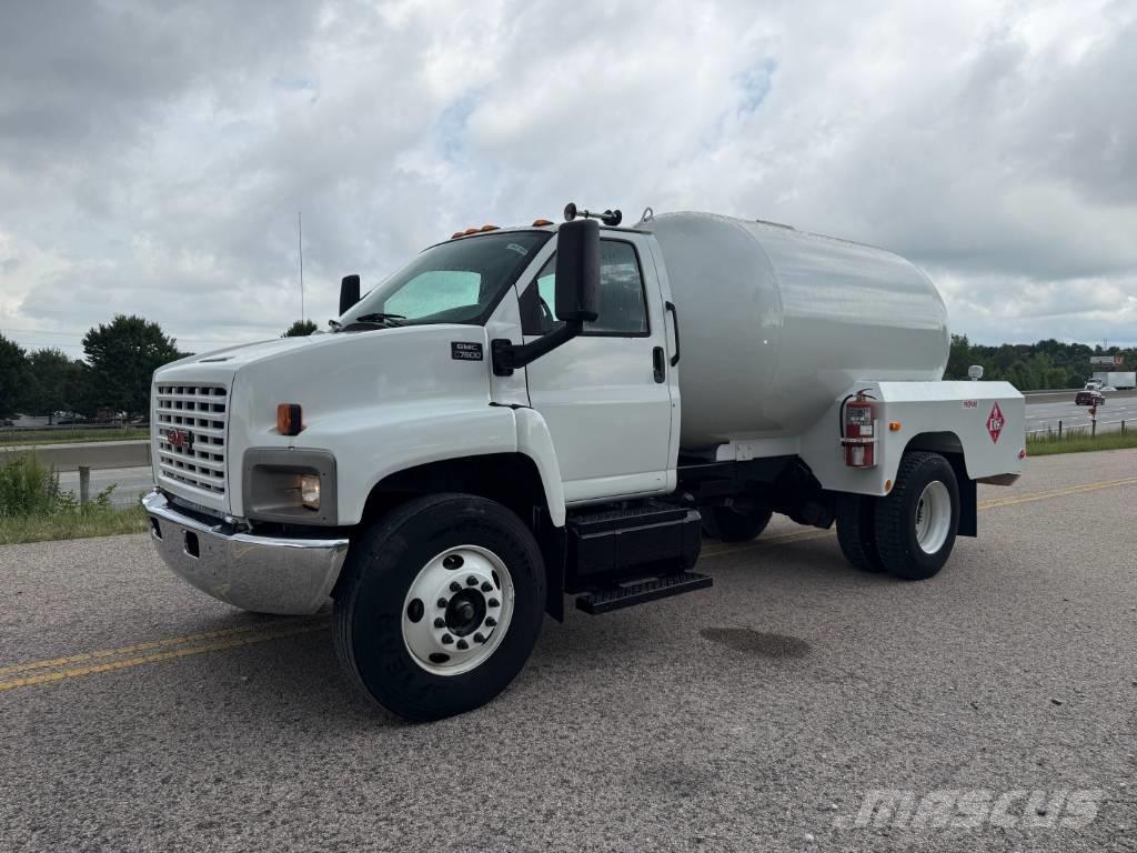 GMC C7500 Cysterna