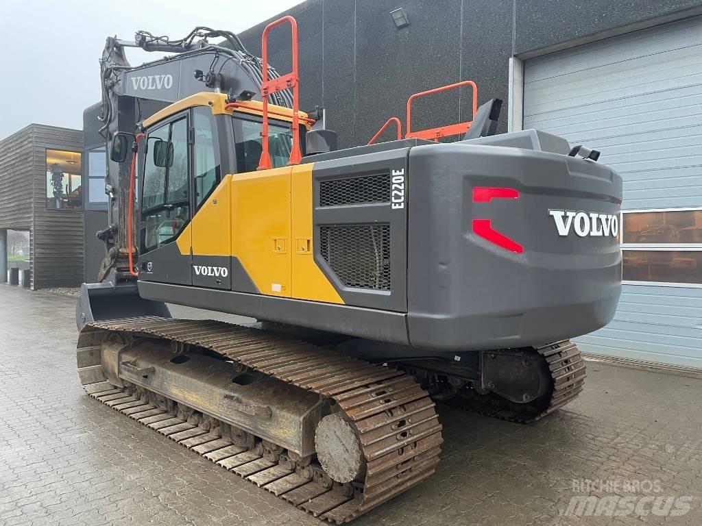 Volvo EC220E Koparki gąsienicowe
